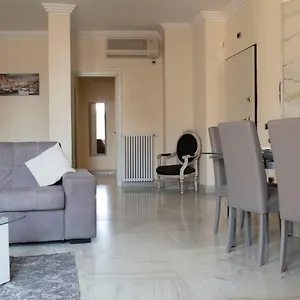https://crispi-apartment.it-romehotels.com