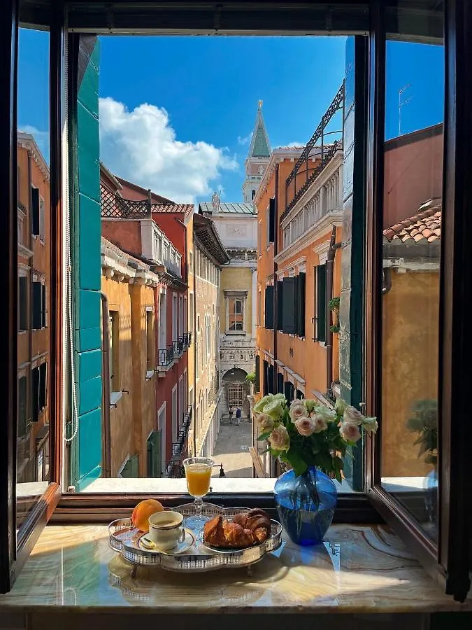 Corona San Marco Apartment Venice